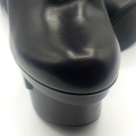 VERSACE BLACK LEATHER WITH GOLD JEWELRY SIZE 39 NEW CONDITION 100% AUTHENTIC - Picture 7 of 16